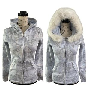 NWT Hollister Cozy Camo Print Lightweight Zip Hoodie Removable Faux Fur Collar S